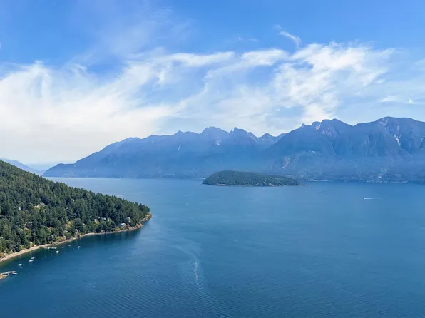251 Jason Rd, Bowen Island, BC V0N 1G1