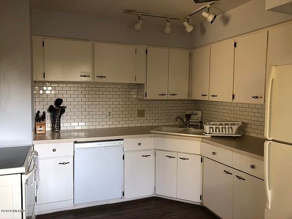 5th image of 714 Garland Cir APT C
