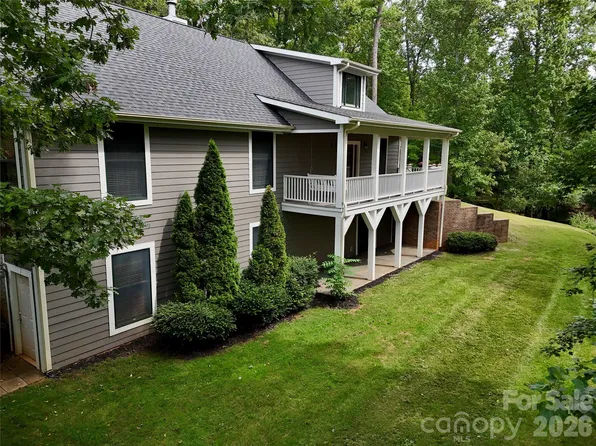 11 Jupiter Hills Dr, Weaverville, NC 28787