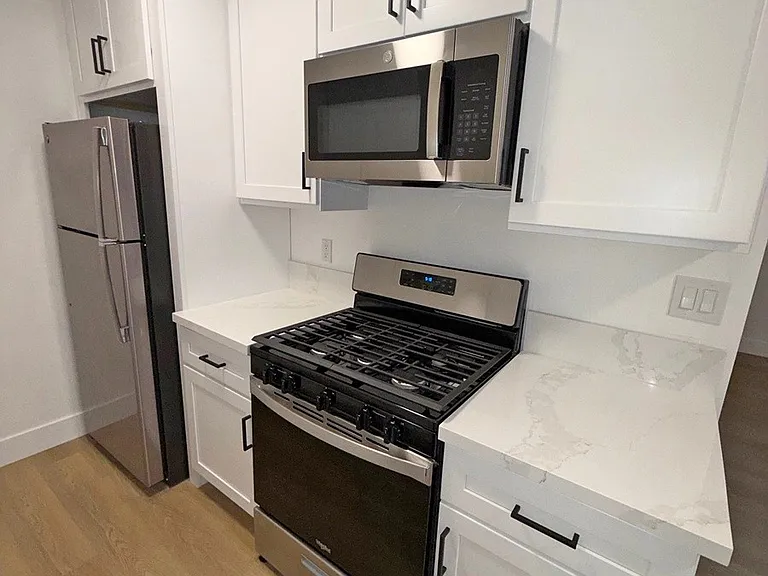 3685 Mentone Ave #4 — Photo 6
