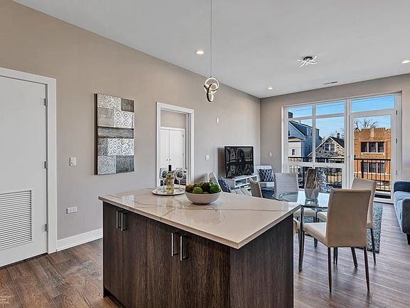 5th image of 2443 S Western Ave #309
