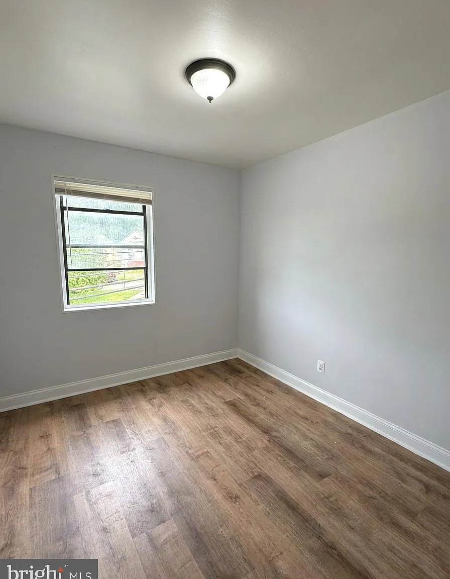 3 bed, 850 sqft, $2,800 — Photo 4