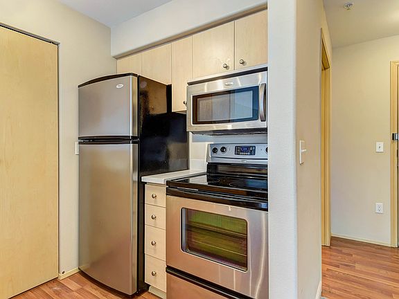 4th image of 2818 Grand Ave Unit B507