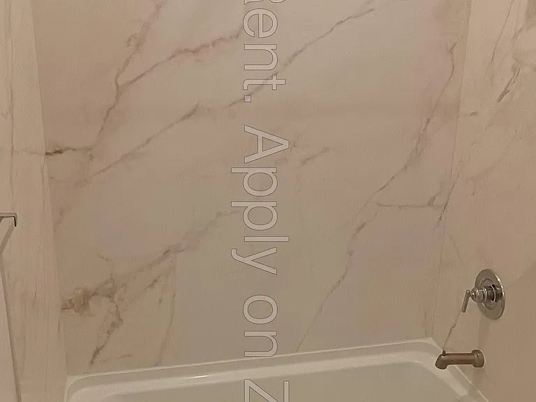 15565 W Desert Hollow Dr — Photo 11