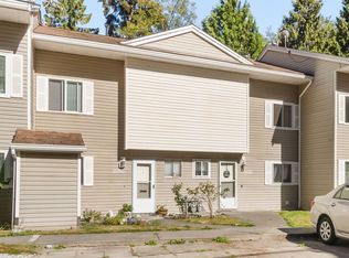 2082 Springer Ave, Burnaby, BC V5B 3M5