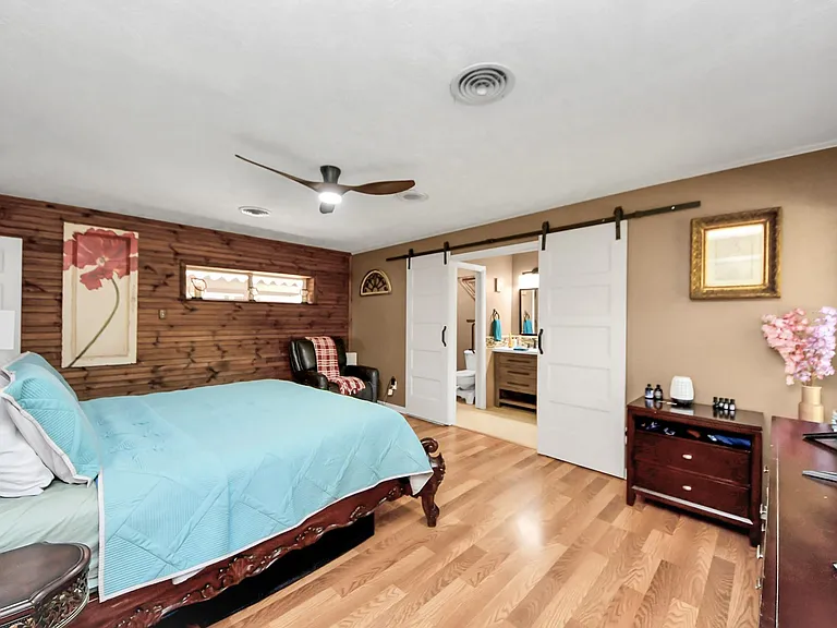 142 Wall St — Photo 15