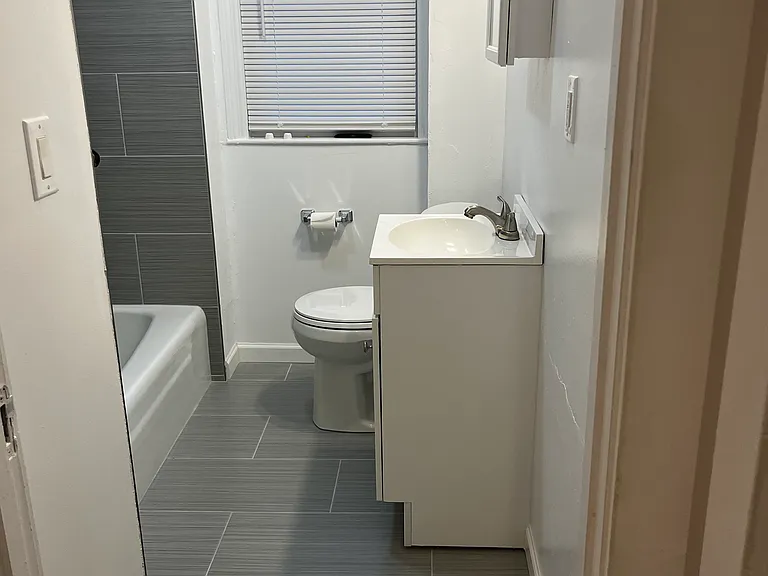 48 Lawn Ave #2 — Photo 5