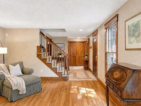 5th image of 55 King Arthur Way