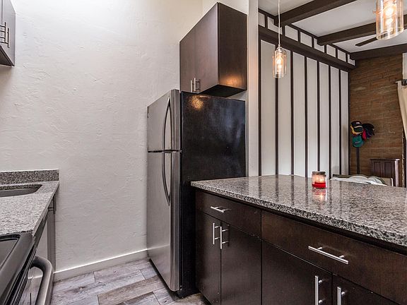 3rd image of 3036 N 32nd St Unit 308