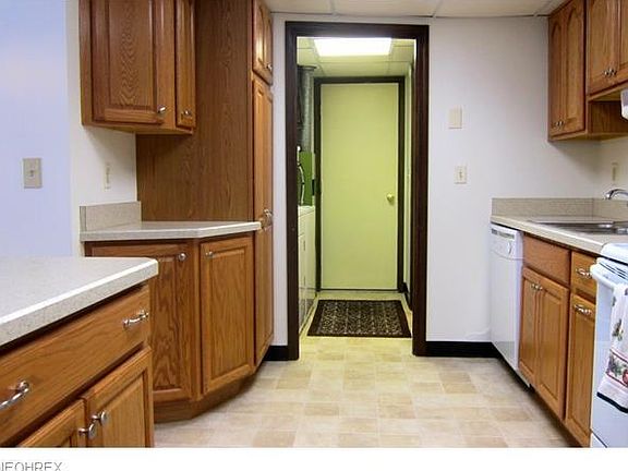 3rd image of 38 Newcastle Ln Unit 38