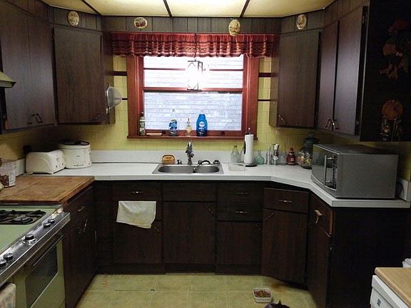 4th image of 7747 W Grand Ave