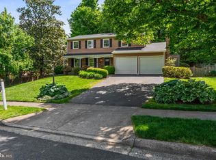 4863 Cove Rd, Fairfax, VA 22032