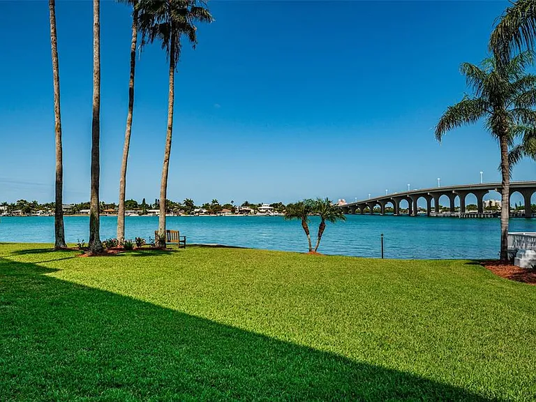 5901 Bahia Del Mar Cir #122 — Photo 16