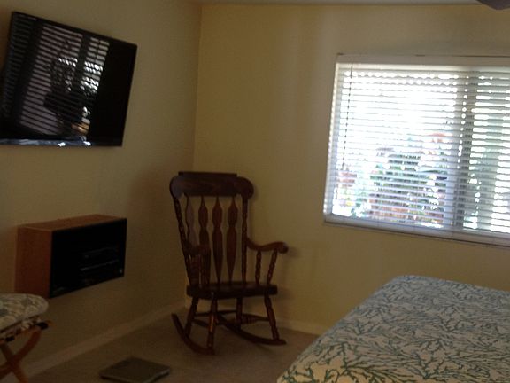 4th image of 7503 SE Peacock St