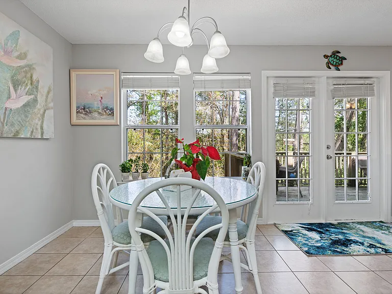 Tomrick Cir — Photo 4