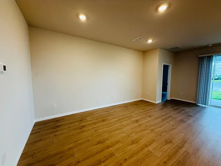 11937 Kingsley Trl — Photo 7