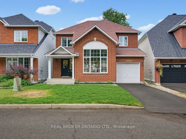 2000 Oakbrook Cir, Ottawa, ON K1W 1H4