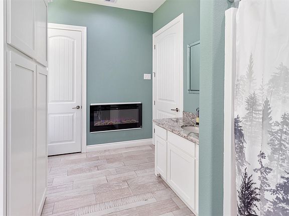 4th image of 110 Dogwood Ln