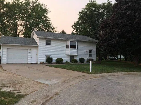 705 6th Ave SW, Waukon, IA 52172