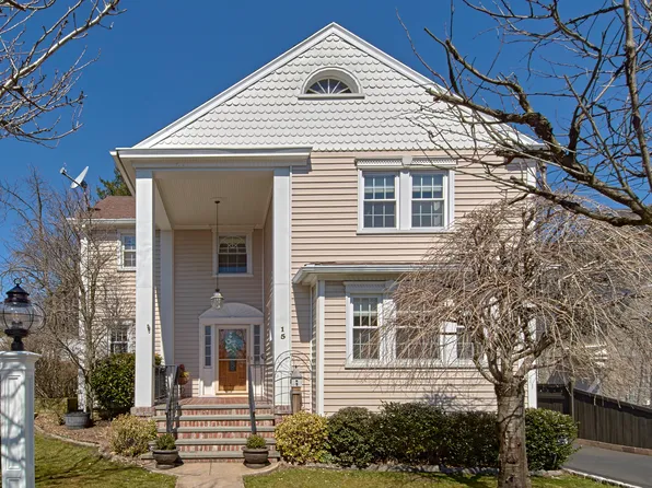 15 Emerson Pl, Harrison, NY 10528