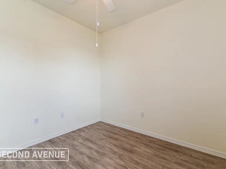 2728 NE 6th Pl — Photo 14