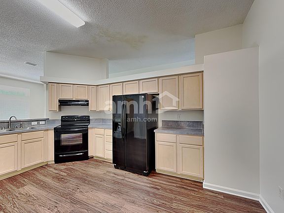 3rd image of 5682 Shady Pine St S