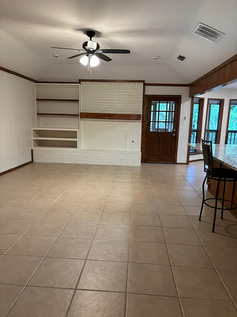 4 bed, 2199 sqft, $3,000 — Photo 3