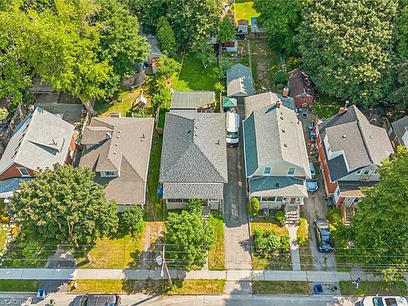 3rd image of 22 Boult Ave