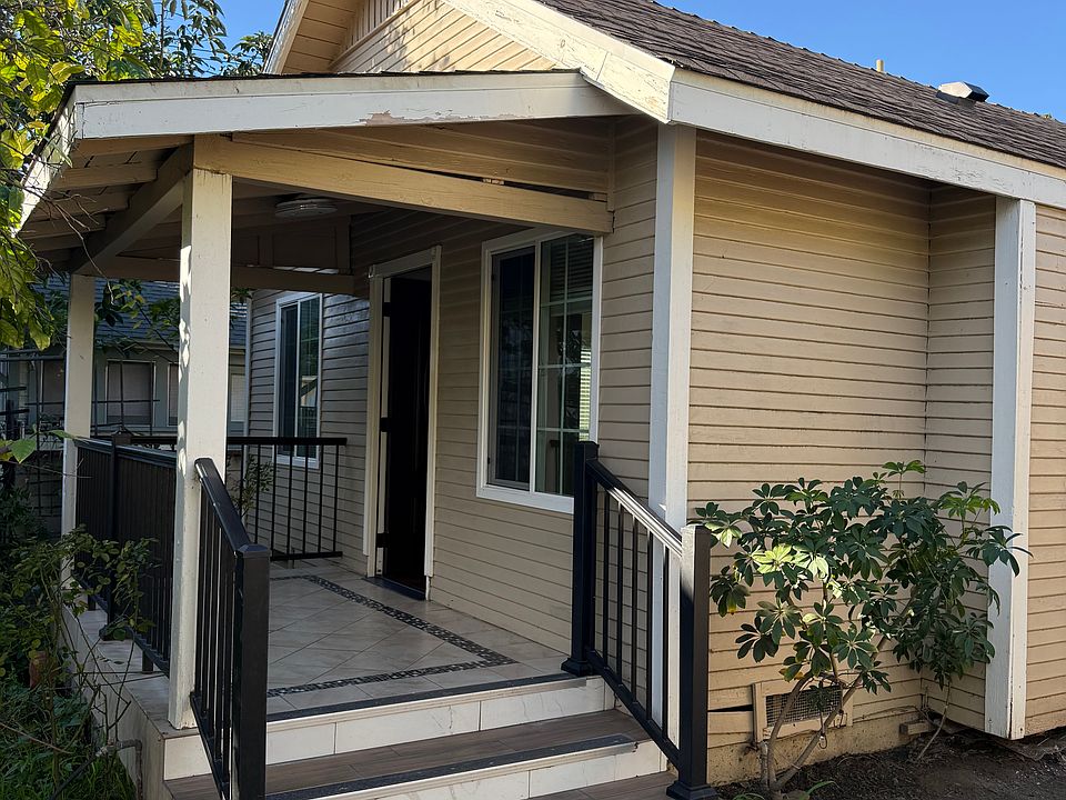 1st image of 2115 Vine St #1/2