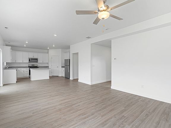 5th image of 7298 Slick Rock Way N