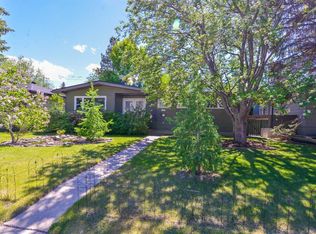 361 NE Capri Ave NW, Calgary, AB T2L0J5