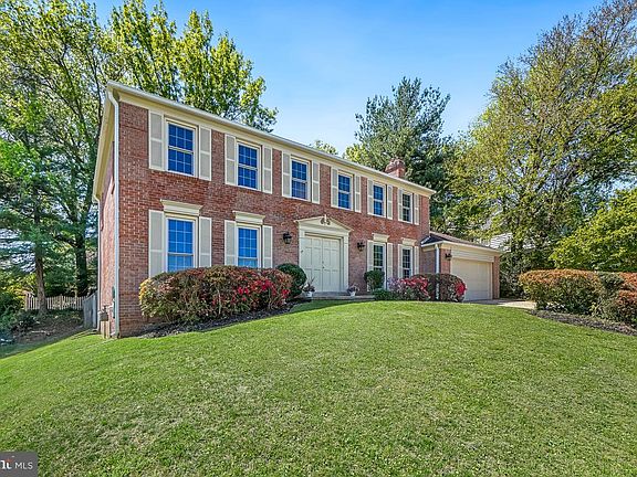 3rd image of 9120 Paddock Ln