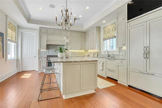4200 Saint Charles Ave — Photo 6