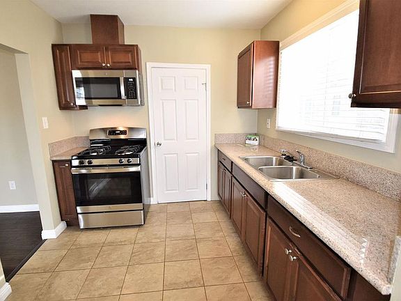 5th image of 6026 Alviso Ave