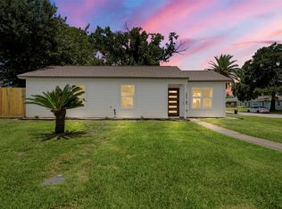 102 Tilden Dr, Pasadena, TX 77506