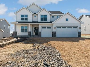 537 Heartland Dr, Delano, MN 55328