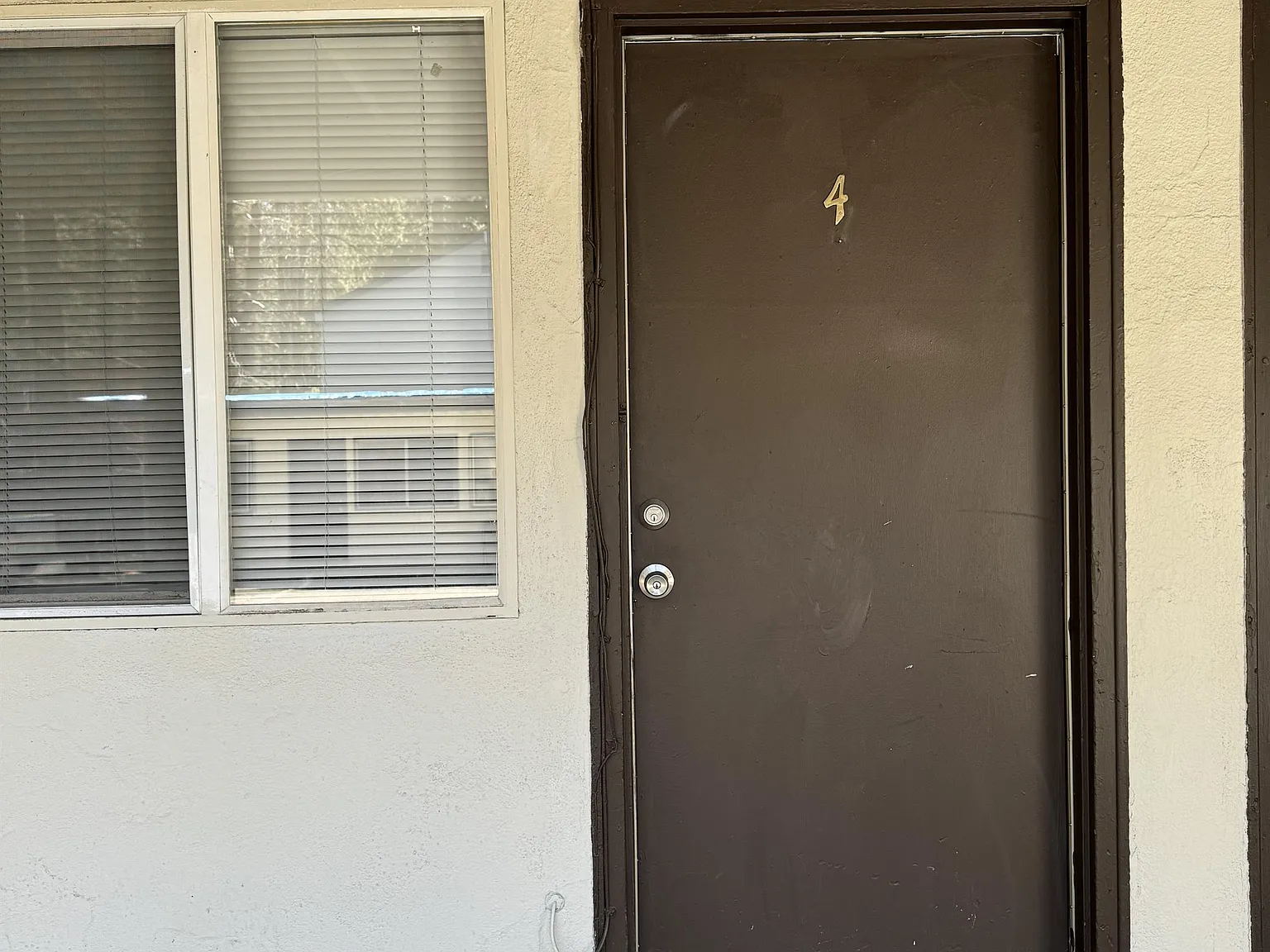 1028/1032 Glenwood Way - 4 — Photo 2
