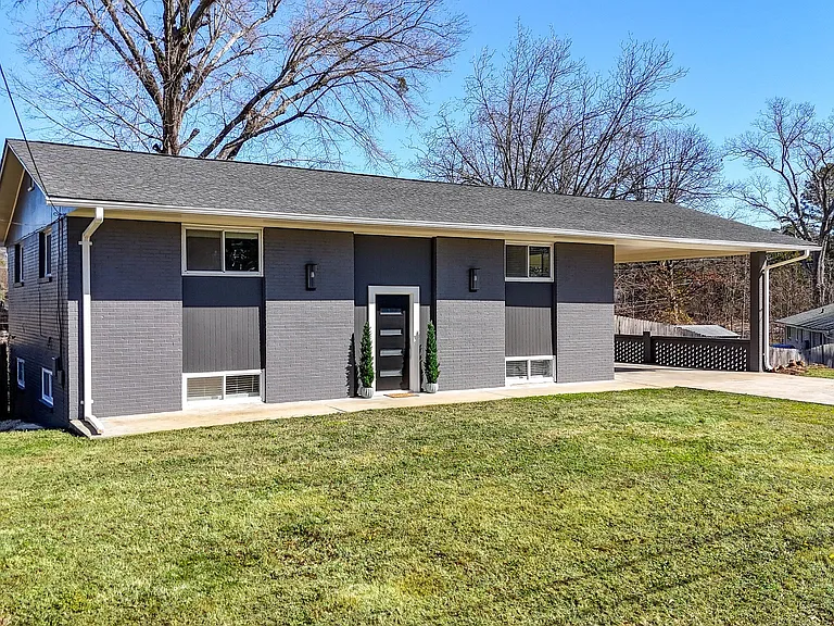 5 Greenbriar Ave — Photo 2