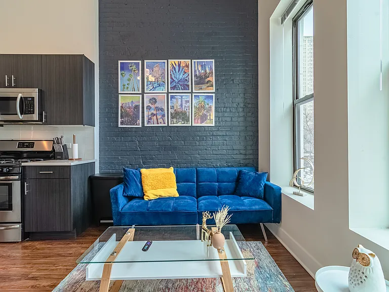 2112 S Michigan Ave #5 — Photo 2