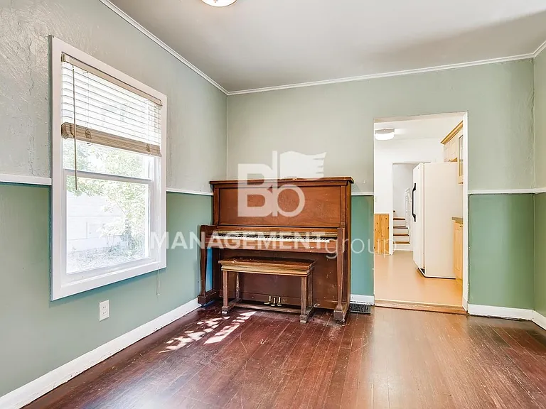 653 SW Sherman St — Photo 7