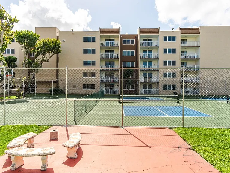 6950 Miami Gardens Dr #2-501 — Photo 7