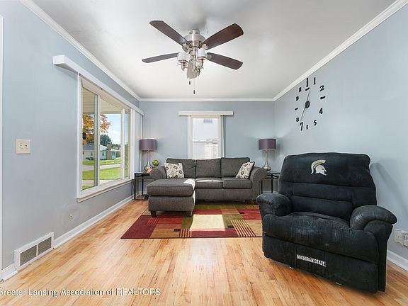 5th image of 821 Andrus Ave