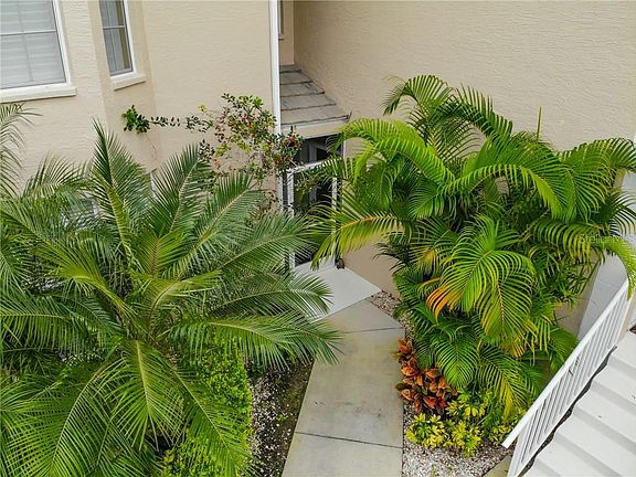 5th image of 115 Woodbridge Dr Unit 104