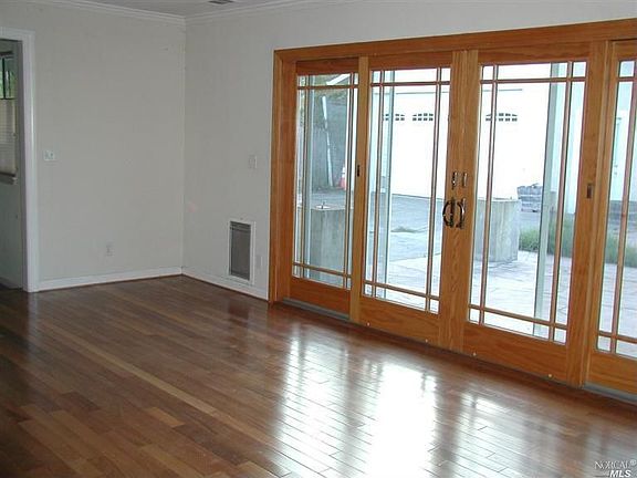 5th image of 1011 McCormick Ln