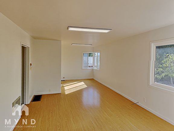 4th image of 122 Madrone Ave #122