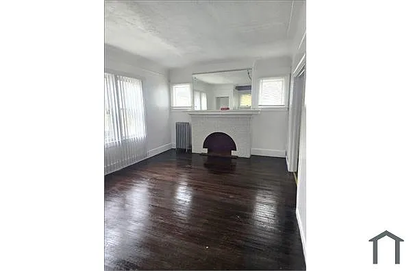 Building Photo - 15376 Parkside St