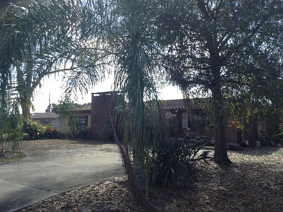4th image of 3302 52nd Avenue Dr W