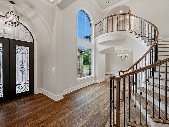 4th image of 90 Woodland Hills Dr