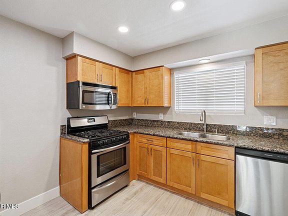 4th image of 16 Alamar St #16