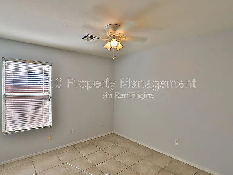 15606 N 33rd Pl — Photo 12